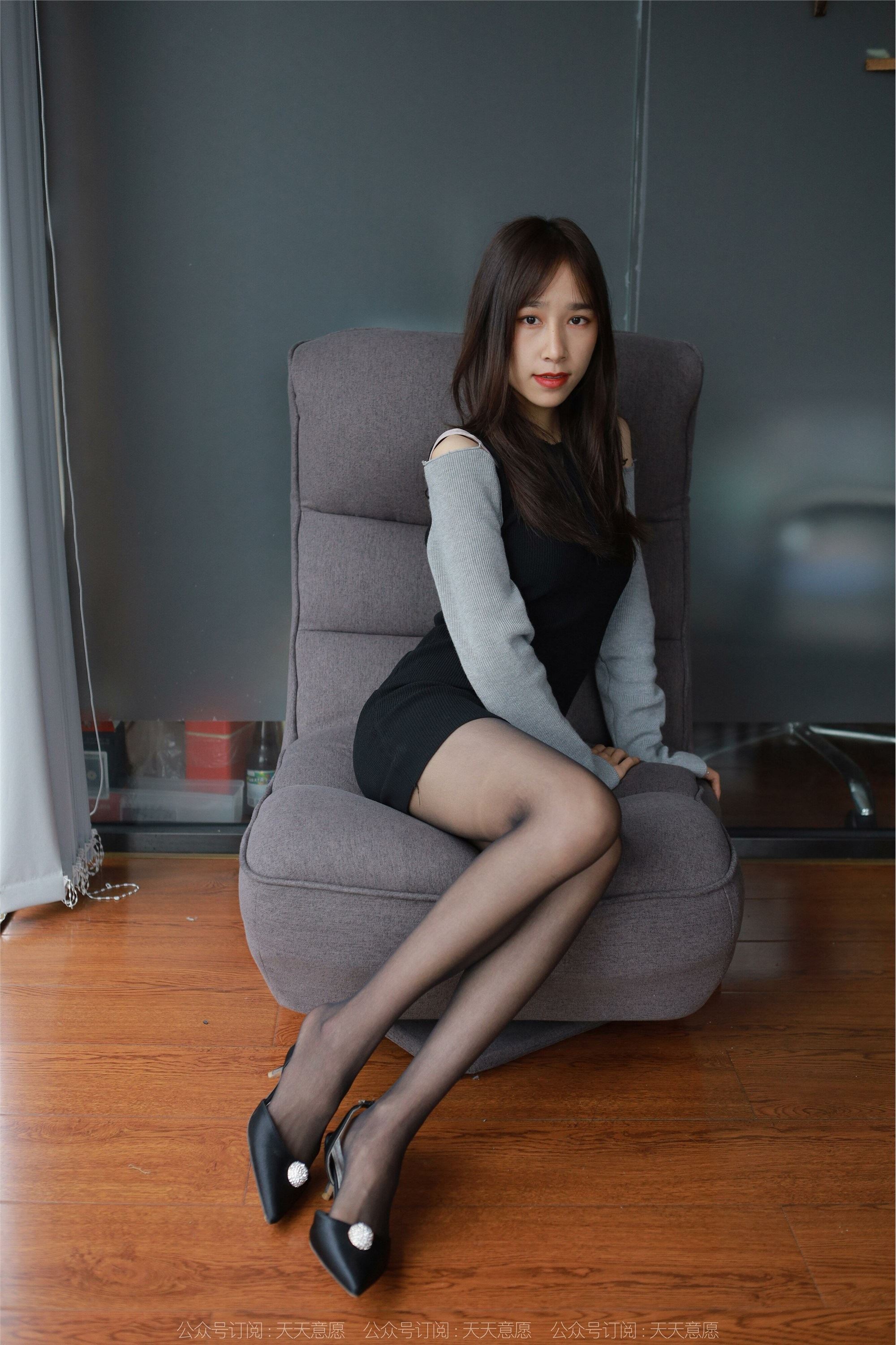 IESS异思趣向 2022.03.26 丝享家1040：美子《沙发上的黑丝》